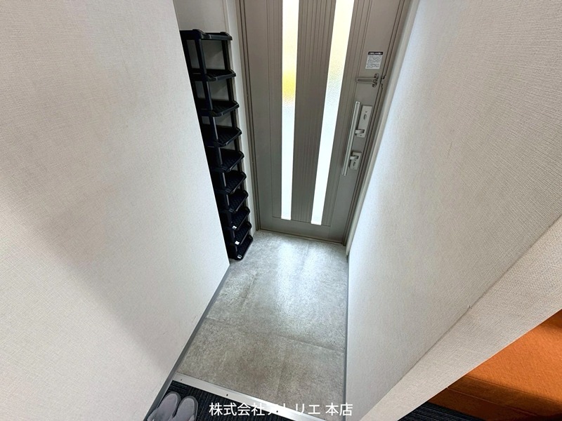 新家西町貸家 玄関