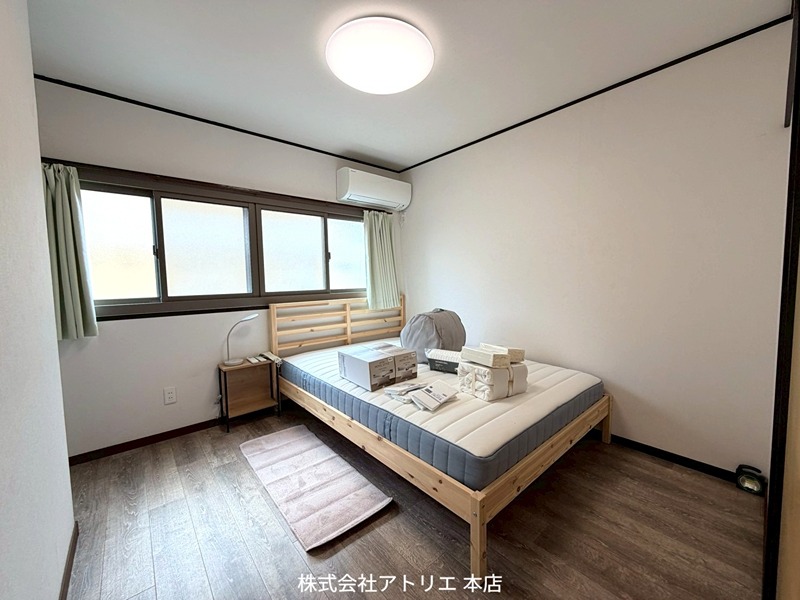 新家西町貸家 ベッドルーム