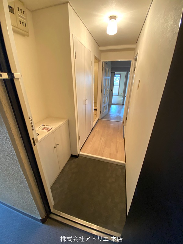 シャトー新喜多 玄関