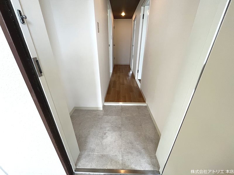 メゾン菱江 玄関