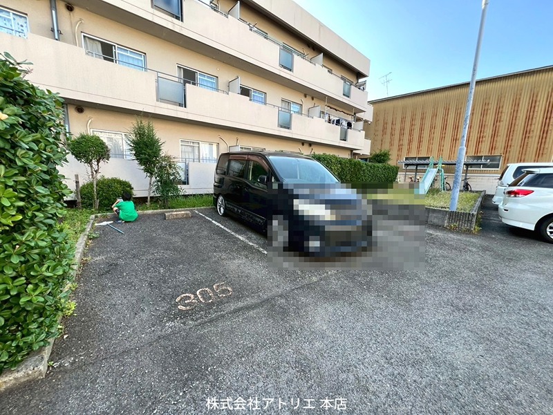 ガーデン・ハウス 駐車場