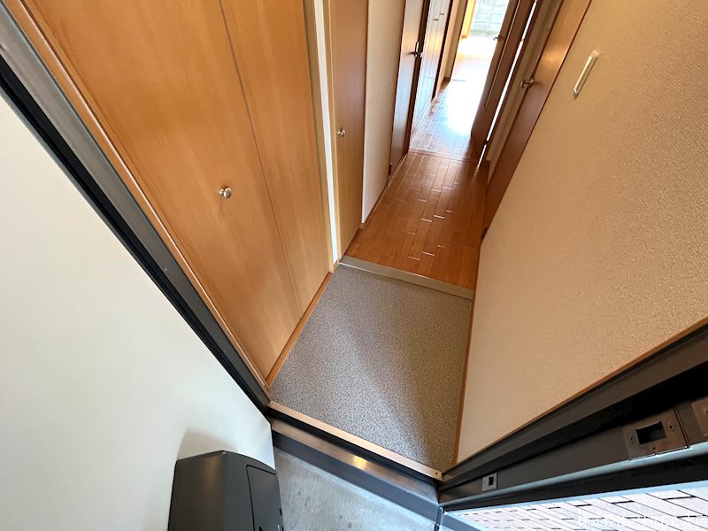 リバーサイドルーチェ 玄関