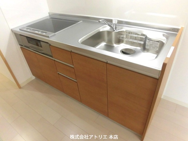 クリエオーレ荒本Ⅲ キッチン