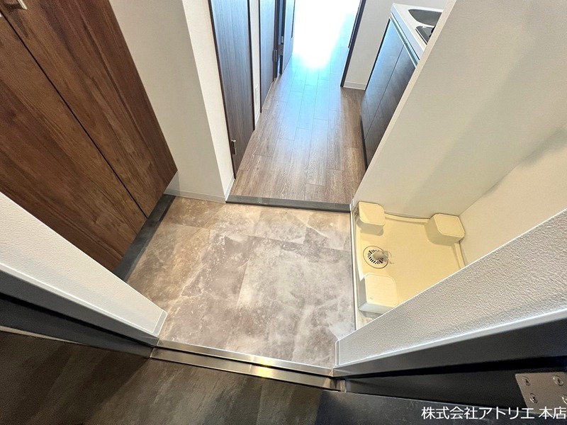 フォーリアライズ大阪エレナ 玄関