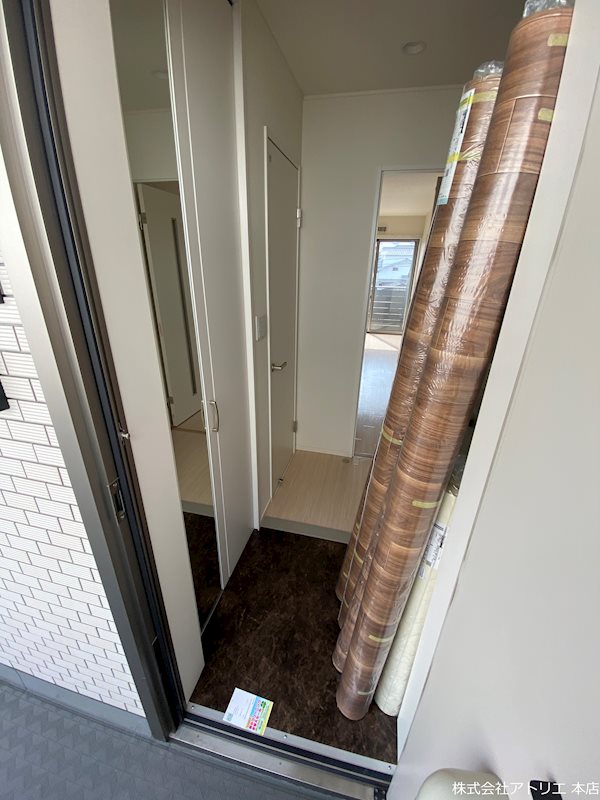 メゾン・プチアンジュ 玄関