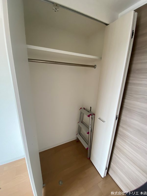 TLRレジデンス高井田 収納