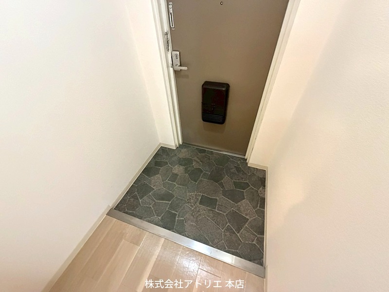 リストラフェイス 玄関