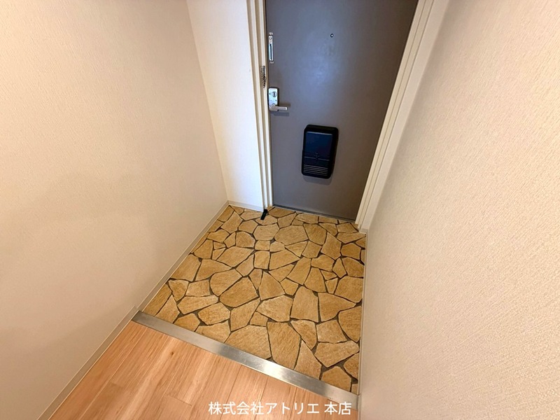 リストラフェイス 玄関
