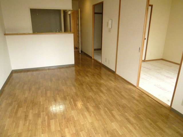 グランドゥール西岡 リビング