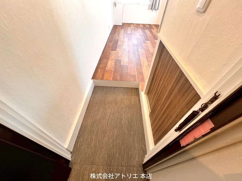 マルショービル 玄関