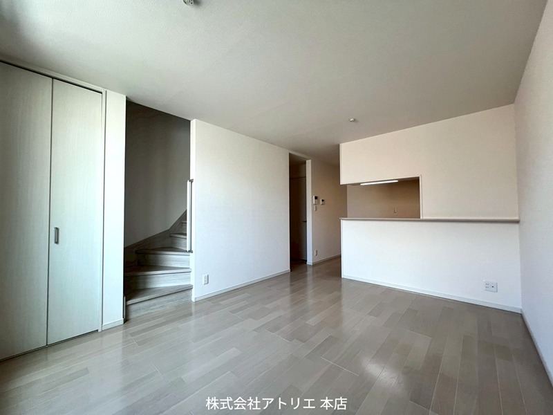 サンシャイン菱江 リビング