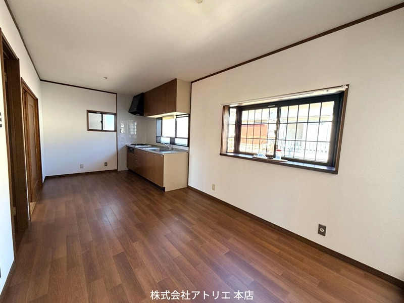 長尾元町4丁目貸家   リビング