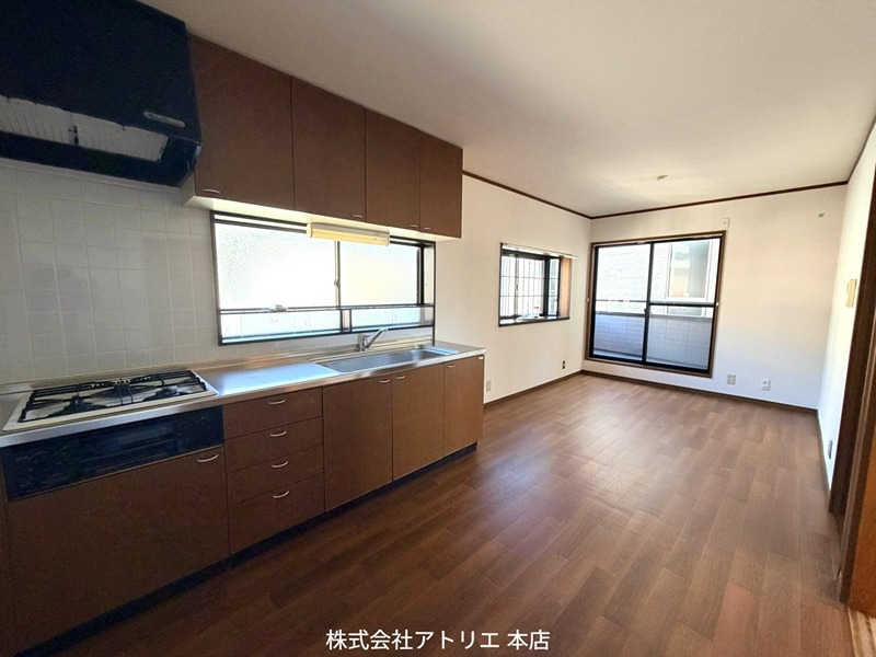 長尾元町4丁目貸家   リビング