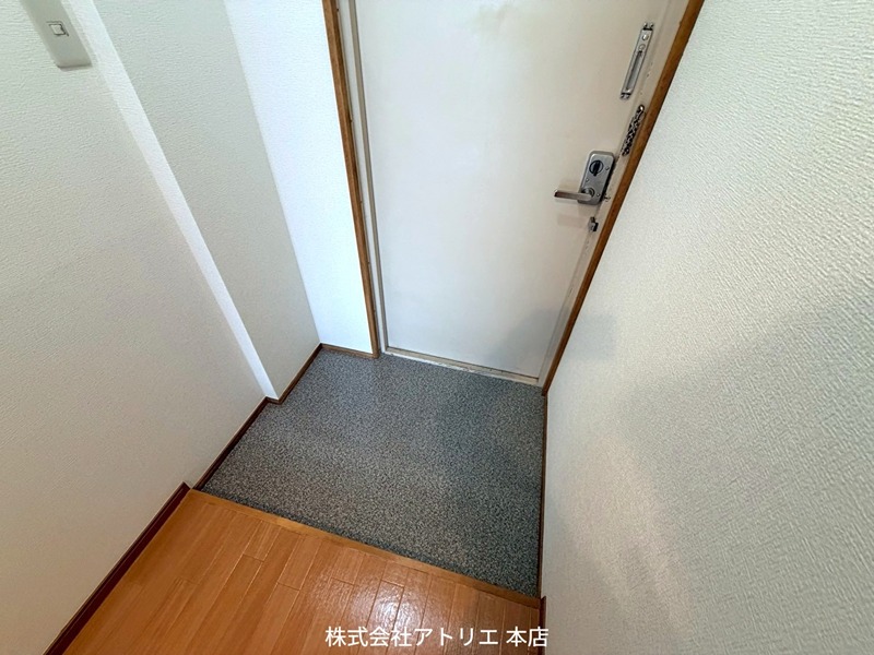 都ハイツ 玄関