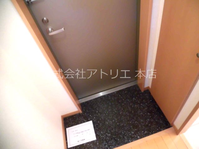 アンプルールフェール 玄関