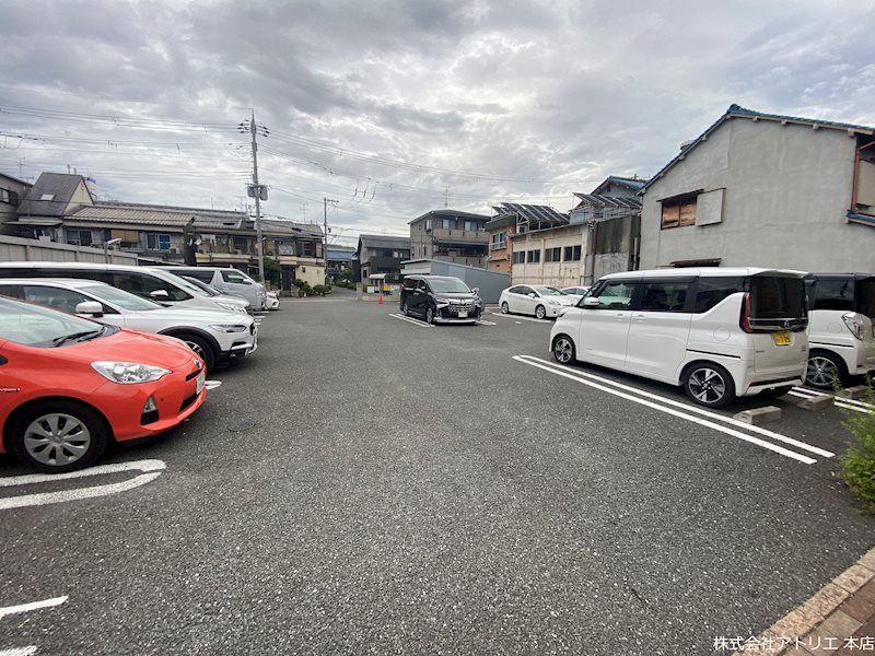 コンフォートガーデン 駐車場