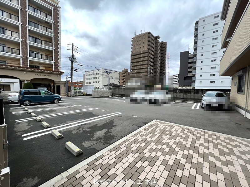 モンアミ 駐車場