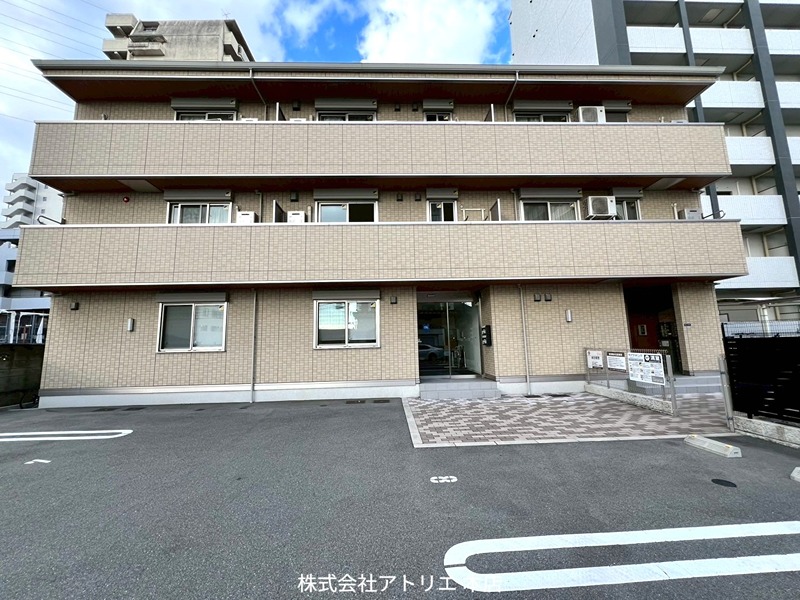 モンアミ 外観