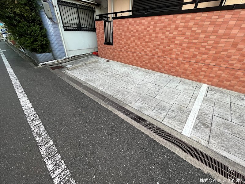 メルベーユ高井田 駐車場