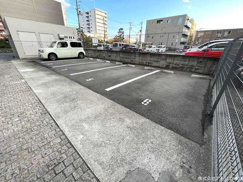 グランドゥルイ 駐車場