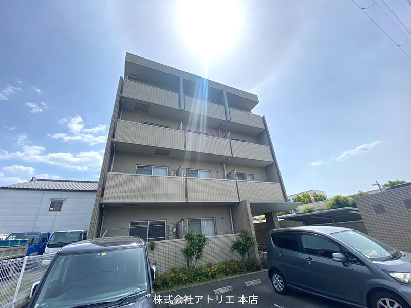 キューブ 外観