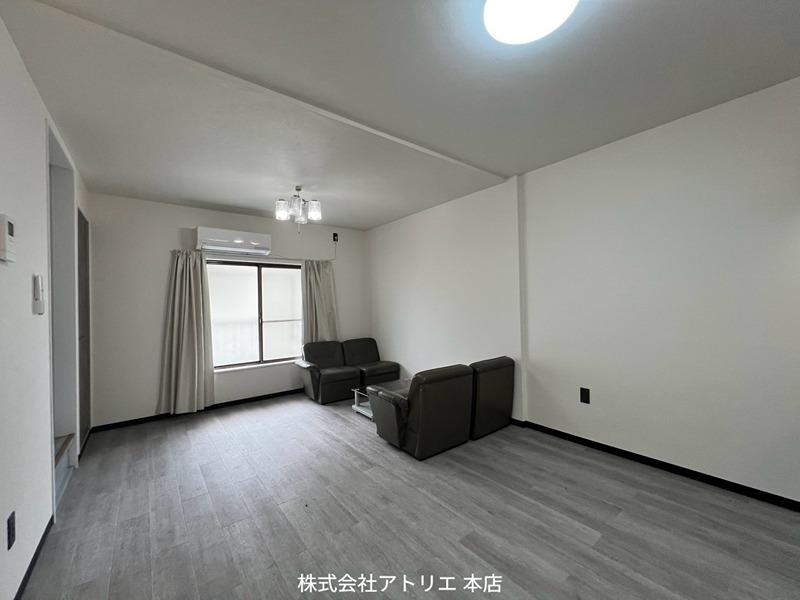 森河内西2丁目貸家 リビング