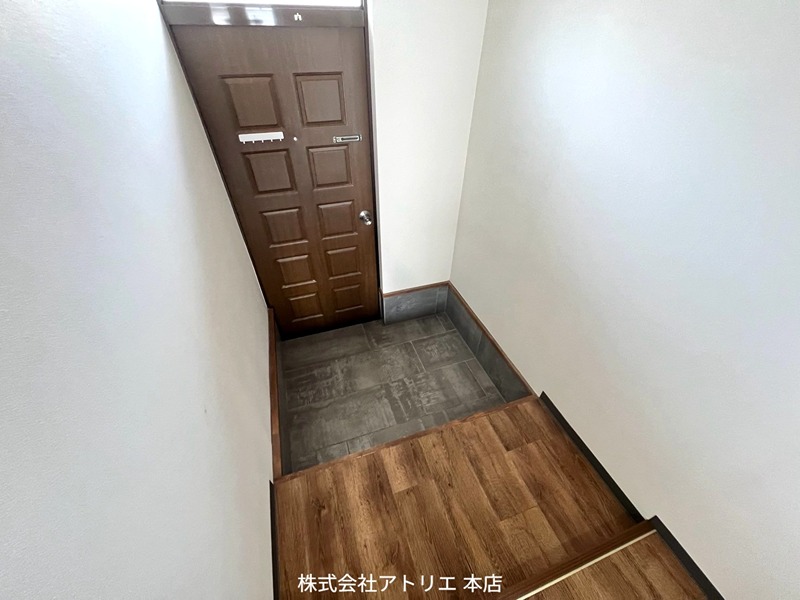 西堤本通東２丁目貸家 玄関