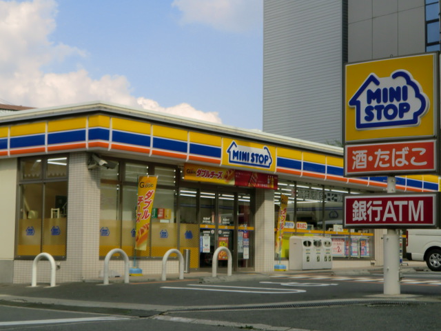 パークモダン高井田 コンビニ