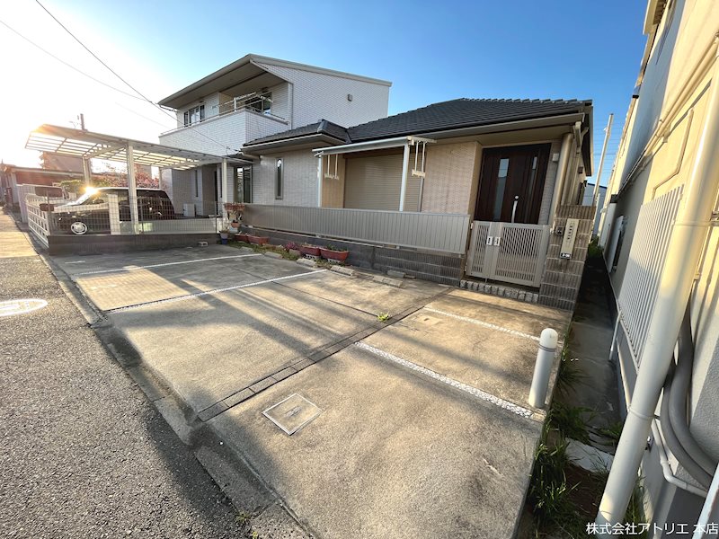 菱江3丁目貸家   駐車場