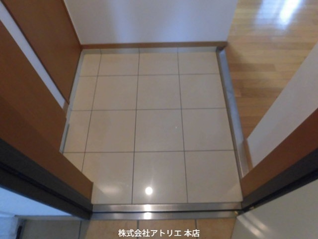 パークサイド高井田 玄関