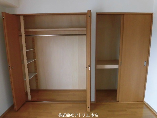 パークサイド高井田 収納