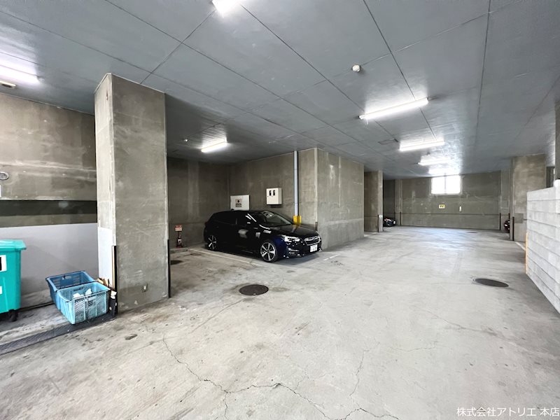 ノアーズアーク長田21 駐車場