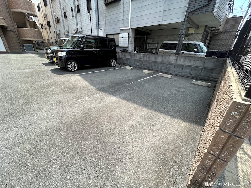 グレイスコート 駐車場