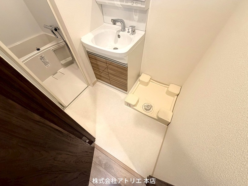 フォーリアライズ大阪ミッテ 洗面所