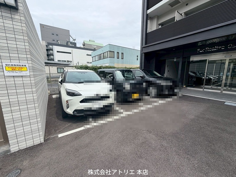 フォーリアライズ大阪ミッテ 駐車場