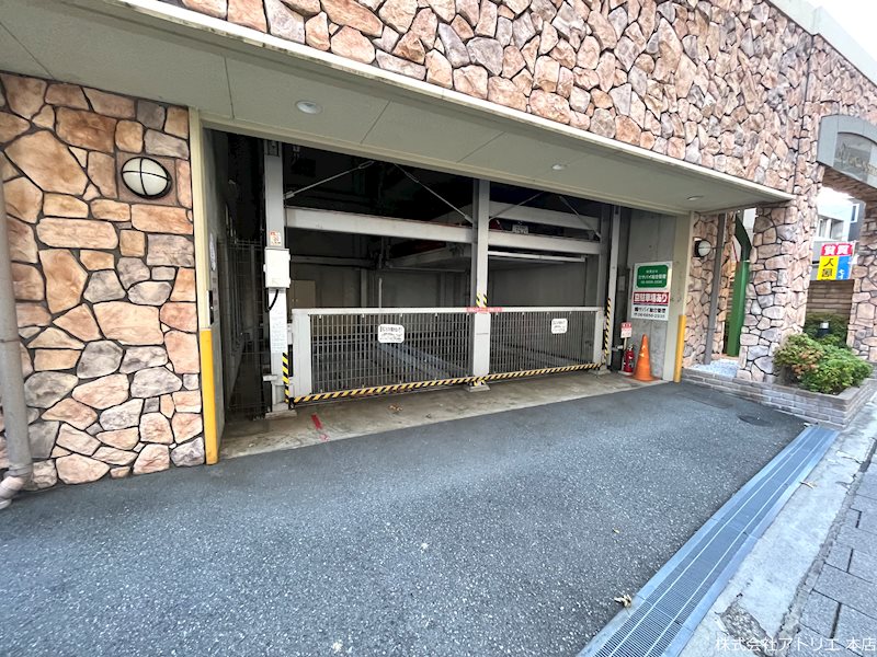 アーク吉田駅前 駐車場