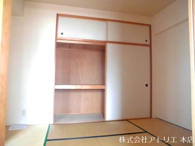 パークロイヤル 収納