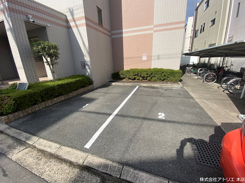 リメーンⅡ 駐車場
