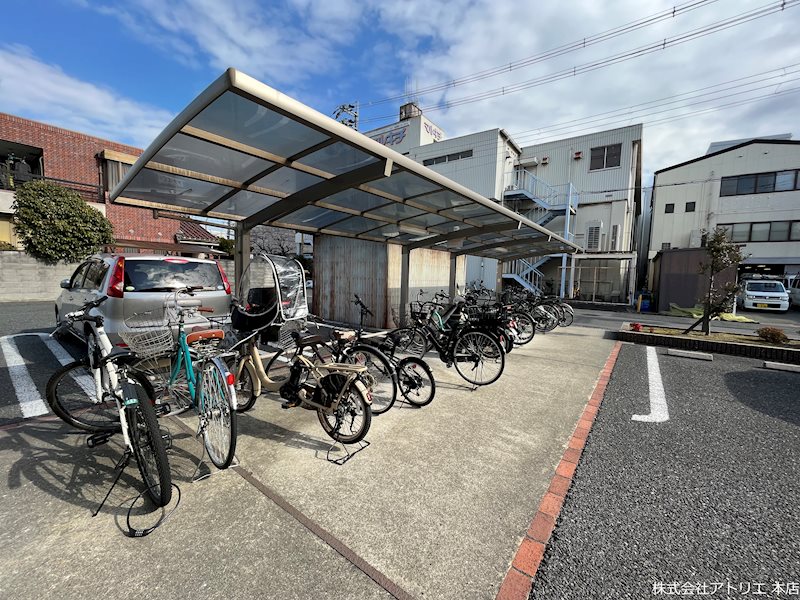 グランシャリオ 駐車場
