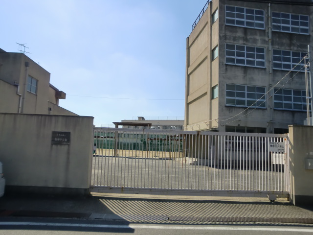 第二コーポ春日荘 中学校