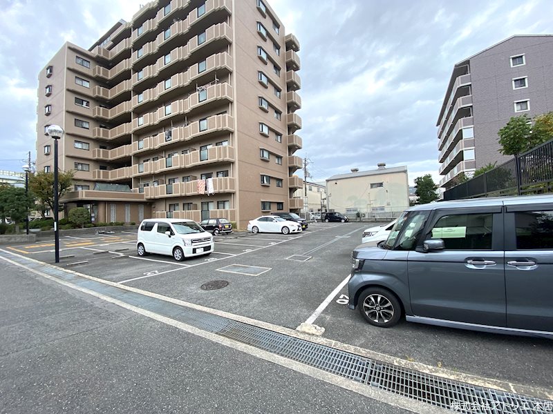 エクステンド藤戸 駐車場