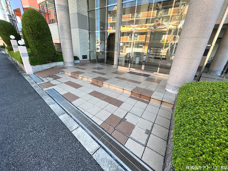 アンソレイエ エントランス