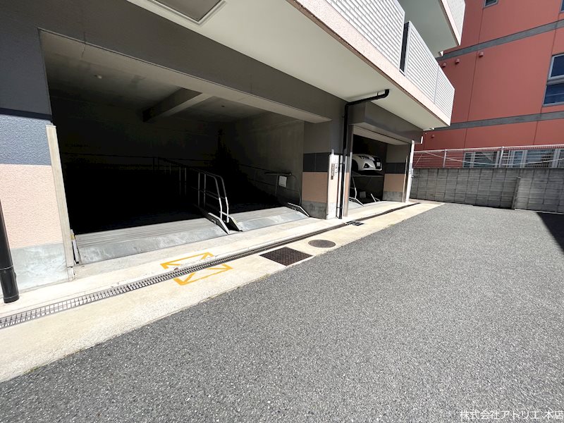 アンソレイエ 駐車場