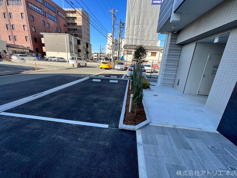フォーリアライズ大阪エレナ 駐車場