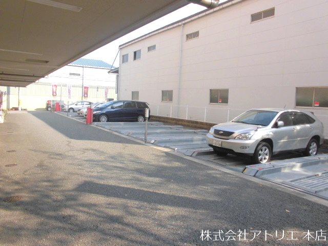 ウエストワン東大阪 駐車場