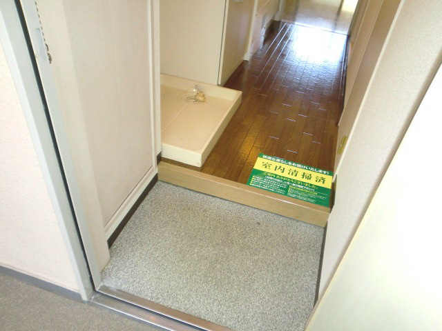 ジュネス高井田 玄関