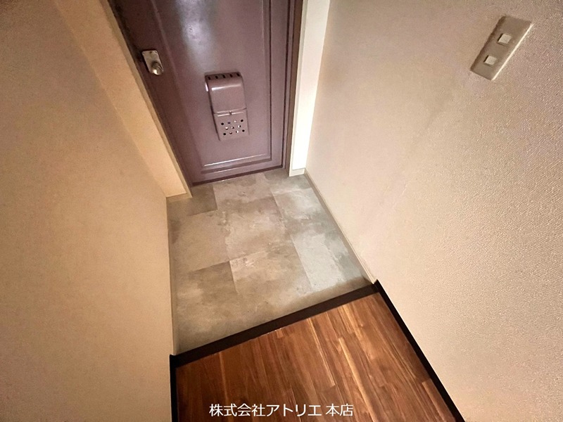 メゾン高井田 玄関