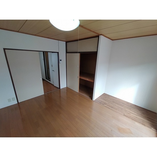 横田寿コーポ ベッドルーム