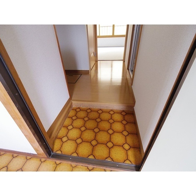 両下ハイツ 玄関