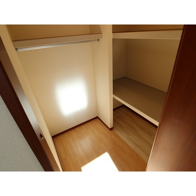 シャルム城東Ａ棟 収納